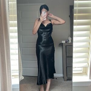 Lulus black asymmetrical midi dress barely worn size small 51 inches